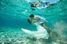 Свадебная церемония под водой в Индонезии